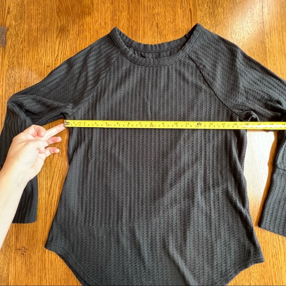 ⭐️ Chaser Black Button Cuff Waffle Weave Thermal Long Sleeve Scoop Neck SMALL - Picture 5 of 10
